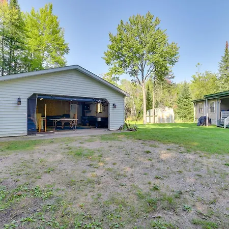 Houghton Lake Area Home With Fire Pit And Yard!